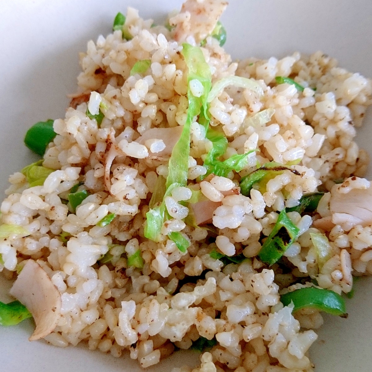 胡椒振り ぴりっが癖になるハム玄米チャーハン レシピ 作り方 By ごはんが大好き 楽天レシピ